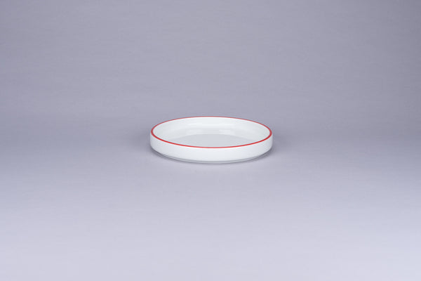 RIMZ STACKABLE FLAT RIMLESS PLATE / LID WITH RED RIM, 5.5"D