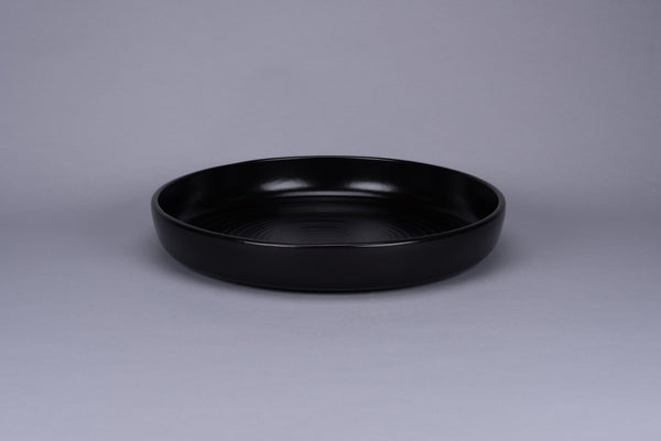 Selva Basics ROUND DEEP COUPE PLATE, 11"D, 58.5 OZ, BLACK