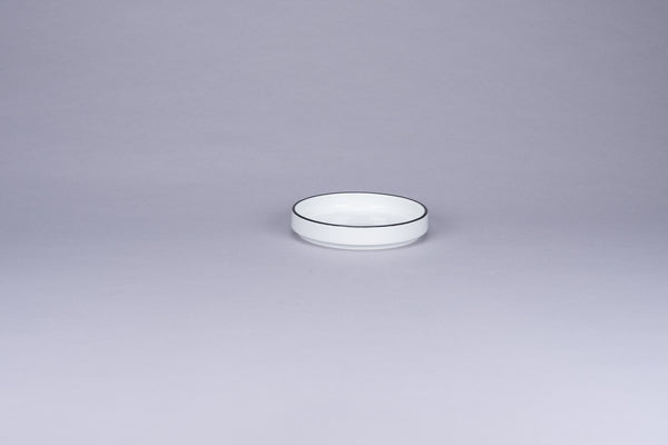 RIMZ STACKABLE DEEP PLATE/ PASTA BOWL WITH RED RIM, 33 OZ.