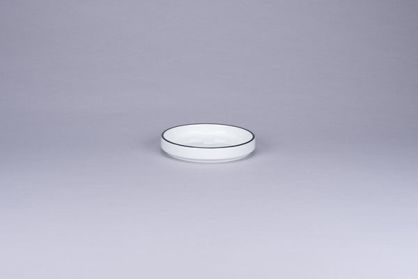 RIMZ STACKABLE FLAT RIMLESS PLATE / LID WITH RED RIM, 4.1"D