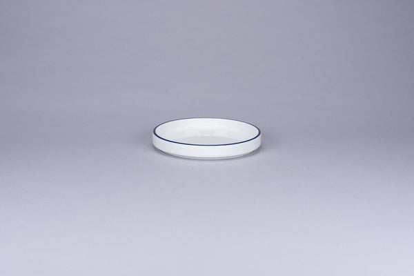 RIMZ STACKABLE FLAT RIMLESS PLATE / LID WITH BLACK RIM, 4.1"D